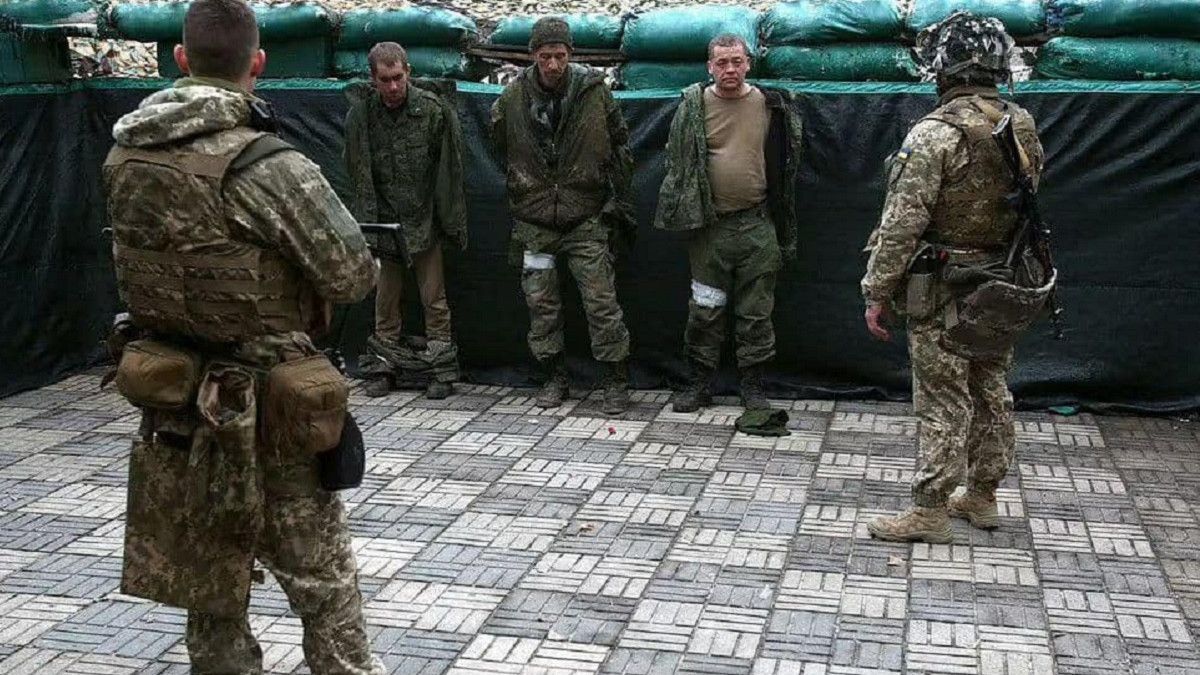 Здаються цілими підрозділами: у Генштабі повідомили про падіння морального духу росіян - 24 Канал Здаються цілими підрозділами: у Генштабі повідомили про падіння морального духу росіян - 24 Канал