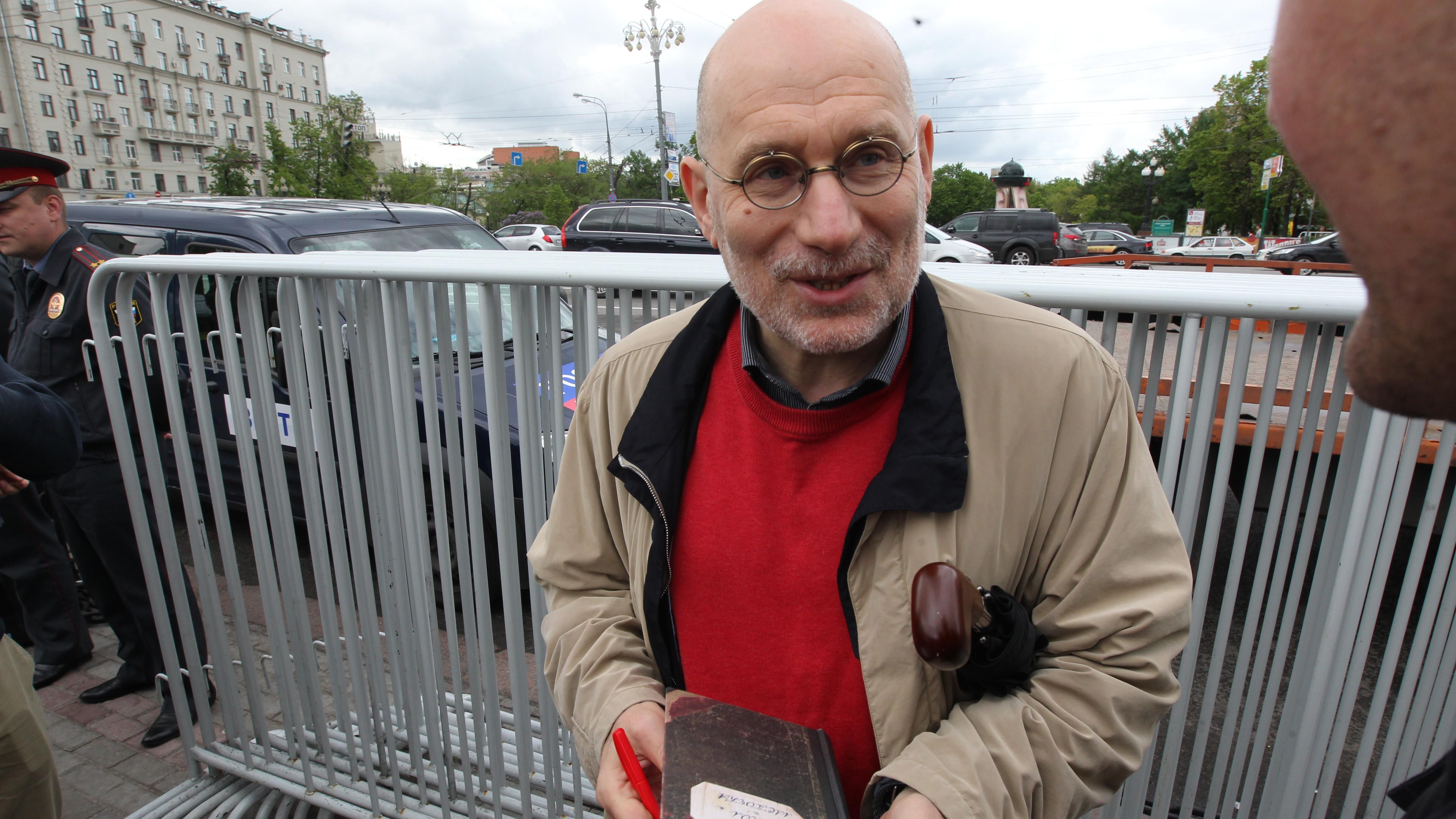 Все хорошо знают: эту кашу заварил Путин – Акунин об участии России в войне на Донбассе Все хорошо знают: эту кашу заварил Путин – Акунин об участии России в войне на Донбассе